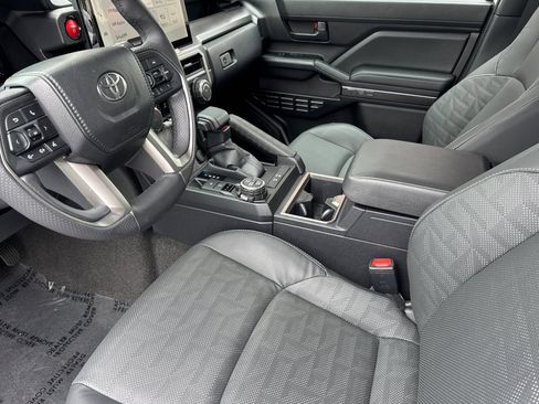 Certified 2025 Toyota 4Runner TRD Off-Road Premium AWD/4WD image 11