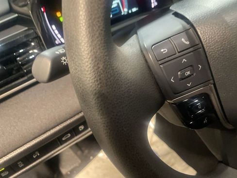 Used 2025 Toyota Camry LE image 20