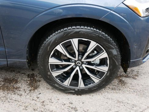 Certified 2025 Volvo XC60 B5 Plus AWD/4WD image 9
