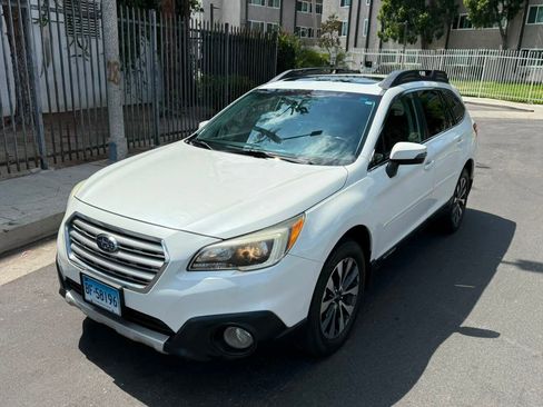 Used 2016 Subaru Outback 2.5i Limited AWD/4WD image 3