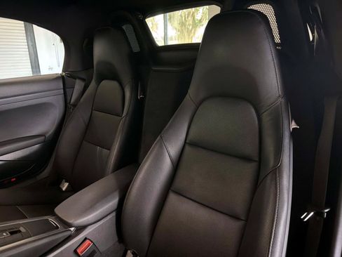 Used 2017 Porsche 718 Boxster RWD image 5