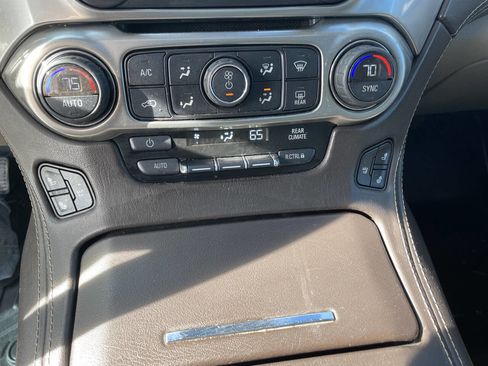 Used 2016 Chevrolet Suburban LTZ image 27