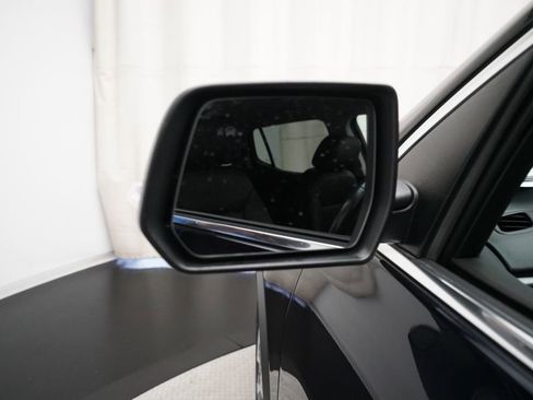 Used 2021 GMC Acadia SLT FWD image 25
