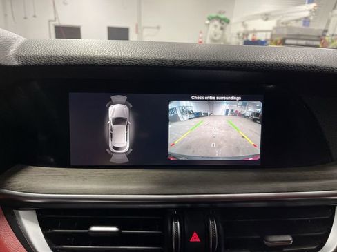 Used 2018 Alfa Romeo Stelvio Ti image 28