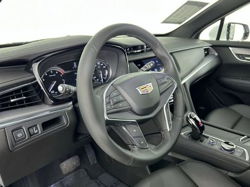 Used 2025 Cadillac XT5 Luxury image 35
