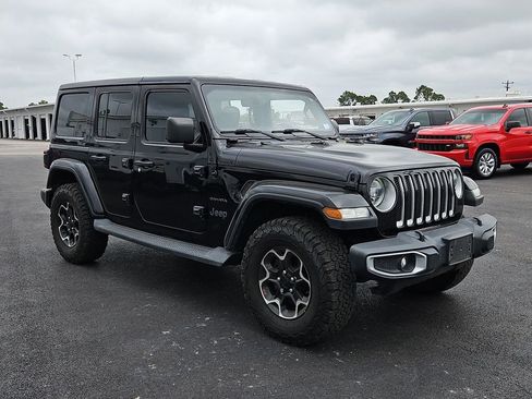 Used 2018 Jeep Wrangler Unlimited Sahara AWD/4WD image 19