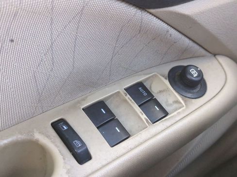 Used 2010 Mercury Milan image 31