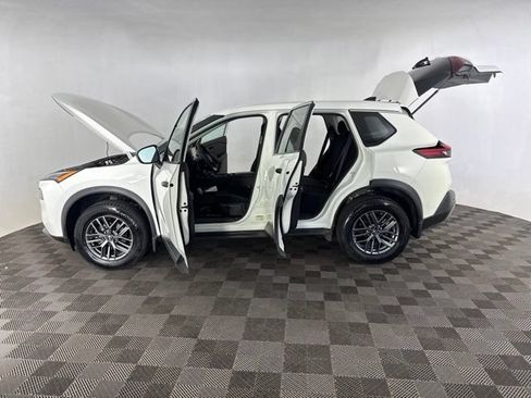 Used 2023 Nissan Rogue S AWD/4WD image 9