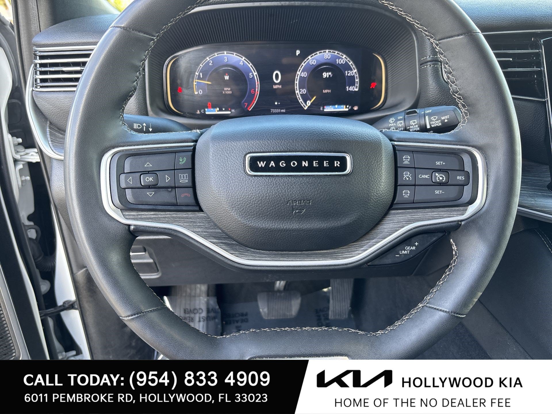Used 2024 Jeep Wagoneer L Series III w/ Flexible Seating Group AWD/4WD image 11