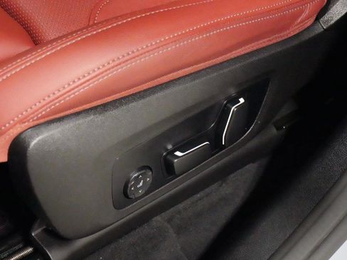 Used 2024 BMW X3 xDrive30i w/ Premium Package image 34