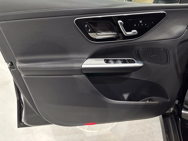 Used 2023 Mercedes-Benz GLC 300 4MATIC image 10