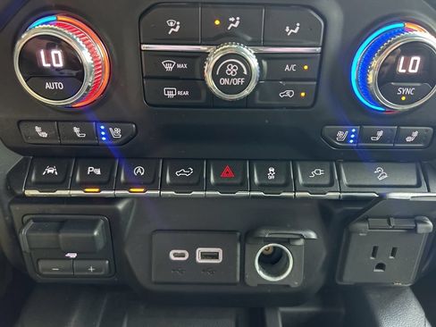 Used 2020 GMC Sierra 1500 AT4 w/ AT4 Premium Package AWD/4WD image 17