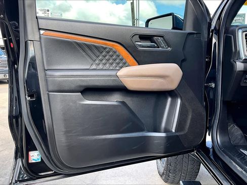 Certified 2023 GMC Canyon Denali w/ Denali Black Edition image 21