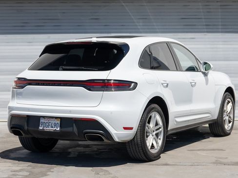 Certified 2023 Porsche Macan image 7
