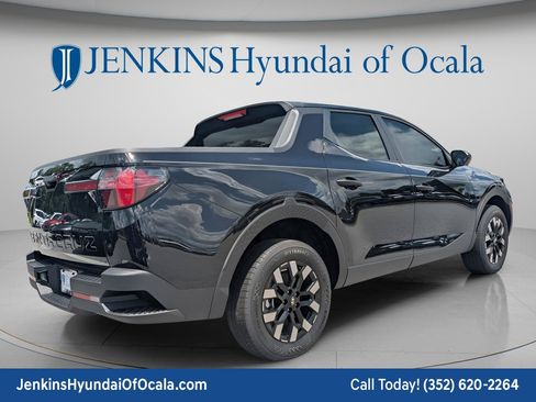 New 2026 Hyundai Santa Cruz SE FWD image 2