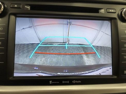 Used 2019 Toyota Highlander XLE image 22