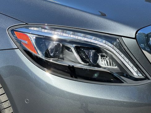 Used 2017 Mercedes-Benz S 550 Sedan image 12