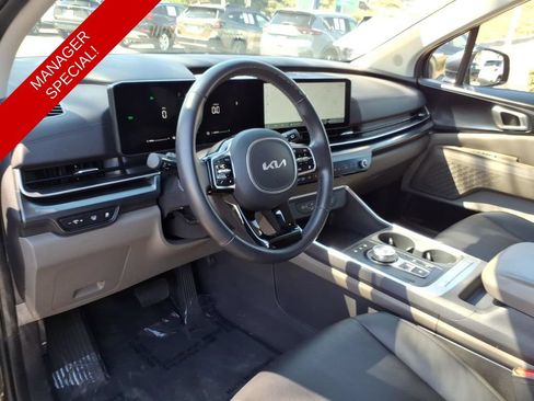 Used 2025 Kia Carnival LXS FWD image 22