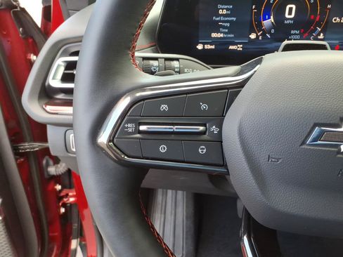 Used 2025 Chevrolet Traverse RS AWD/4WD image 18