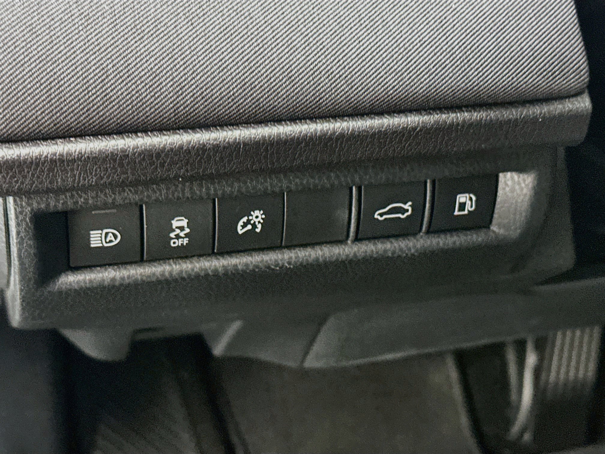 Used 2026 Toyota Camry LE FWD image 17