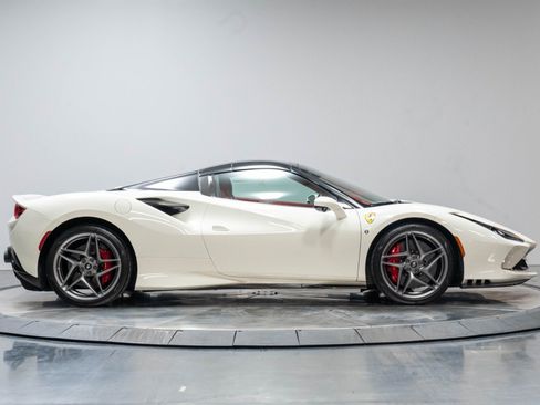 Used 2021 Ferrari F8 Tributo RWD image 21