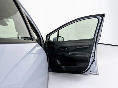Used 2024 Nissan Versa SV w/ Trunk Package FWD image 30
