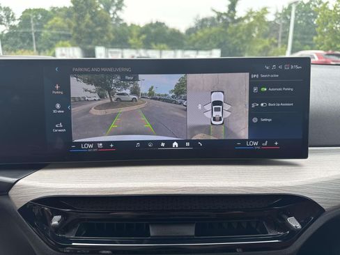 Used 2025 BMW 330i xDrive Sedan AWD/4WD image 24