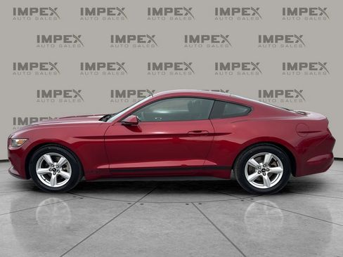 Used 2015 Ford Mustang Coupe image 2