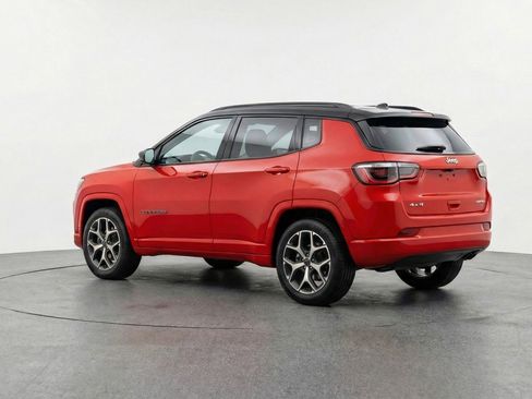Used 2025 Jeep Compass Limited image 6