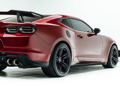 Used 2021 Chevrolet Camaro ZL1 RWD image 13