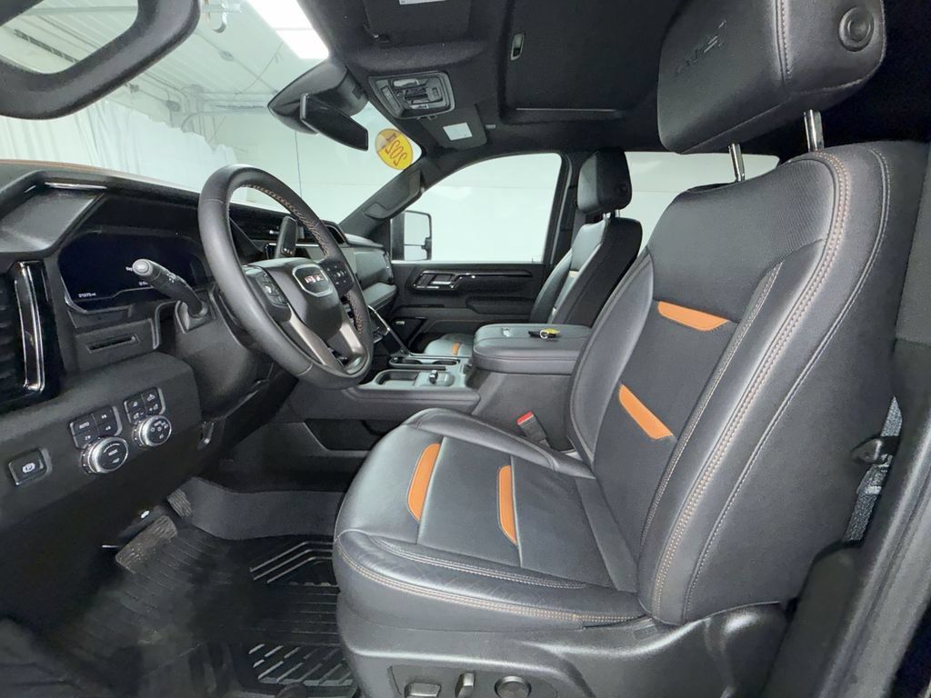 Used 2025 GMC Sierra 2500 AT4 AWD/4WD image 12