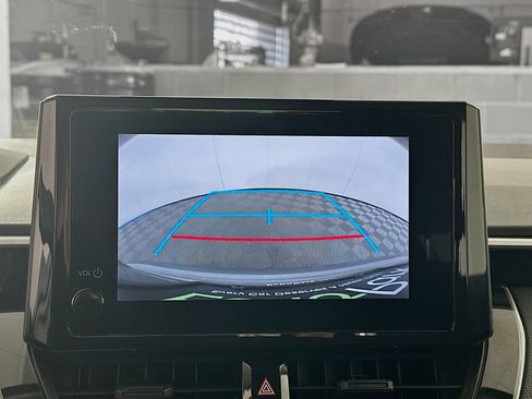 Used 2025 Toyota Corolla LE image 21