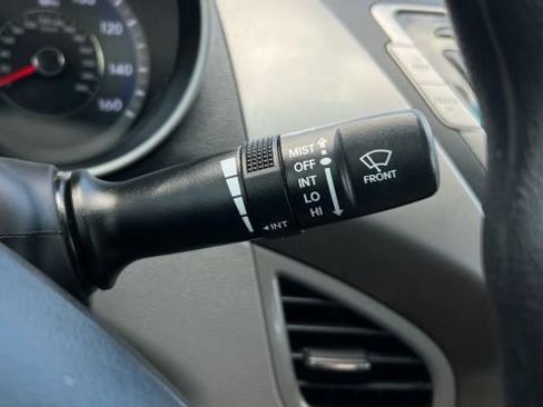 Used 2013 Hyundai Elantra image 26