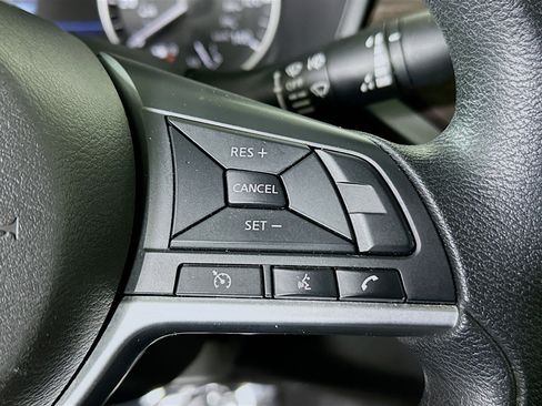 Used 2024 Nissan Altima 2.5 SV FWD image 17