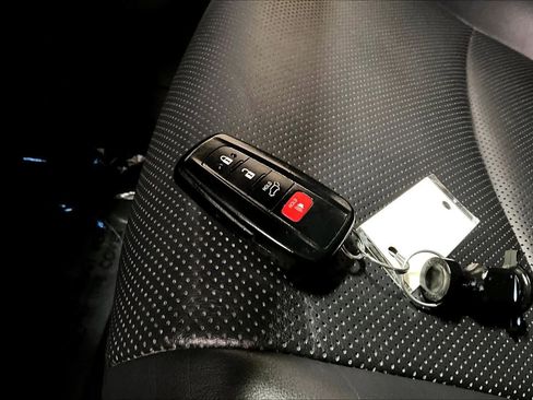 Used 2023 Toyota RAV4 Limited image 15