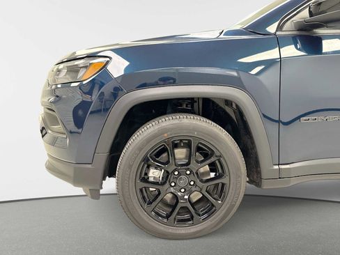 New 2026 Jeep Compass Latitude image 18