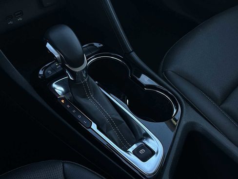 Used 2024 Buick Encore GX Sport Touring image 19