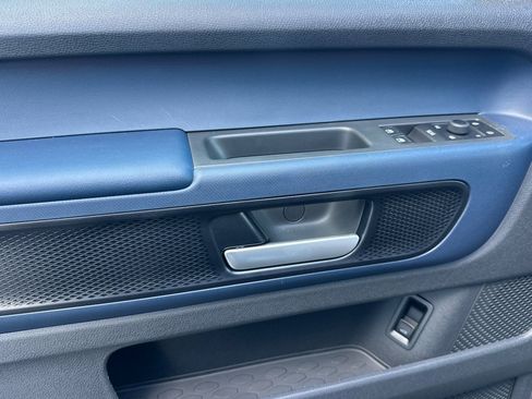 New 2025 Volkswagen ID. Buzz Pro S RWD image 11