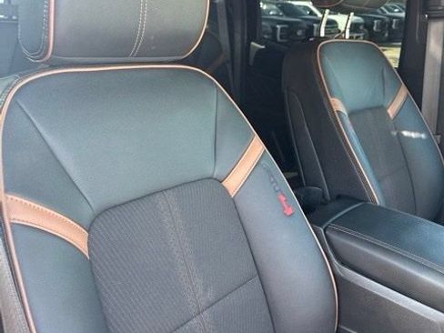 Used 2025 GMC Canyon AT4 AWD/4WD image 7