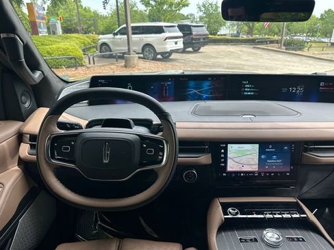 New 2026 Lincoln Navigator L Black Label AWD/4WD image 26