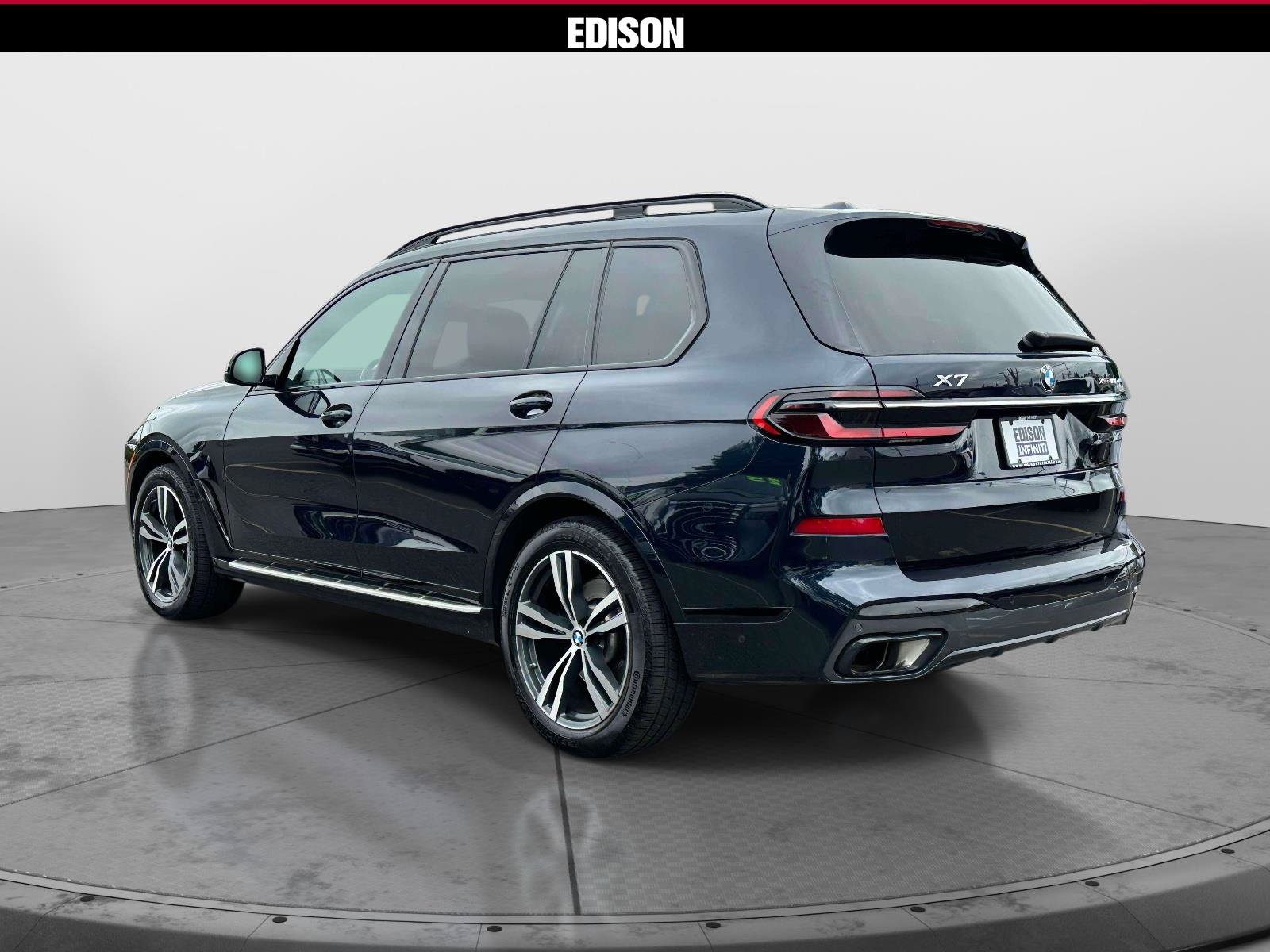Used 2023 BMW X7 xDrive40i w/ M Sport Package AWD/4WD image 5