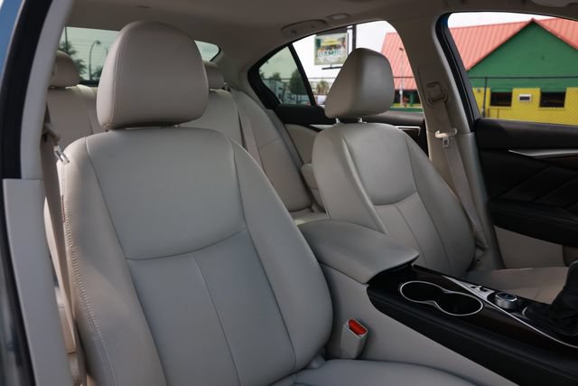 Used 2018 INFINITI Q50 Luxe w/ Cargo Package (L95) RWD image 17