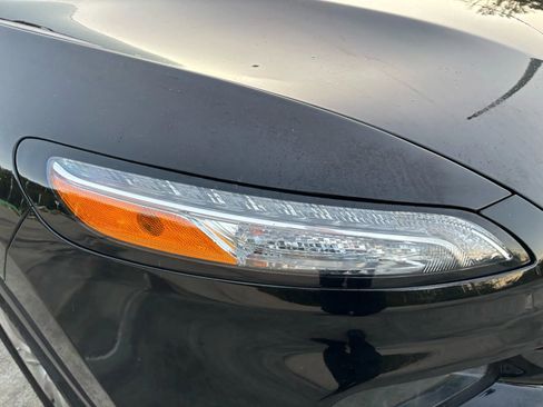 Used 2018 Jeep Cherokee Limited image 4