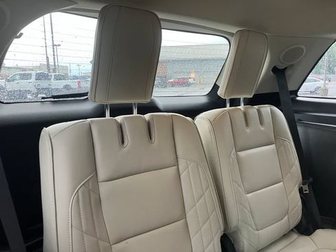 Used 2016 Ford Explorer Platinum AWD/4WD image 11
