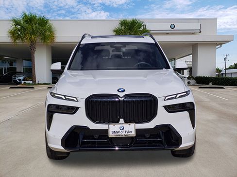 Certified 2026 BMW X7 xDrive40i w/ M Sport Package AWD/4WD image 2