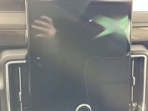 Used 2025 GMC Yukon Elevation image 13