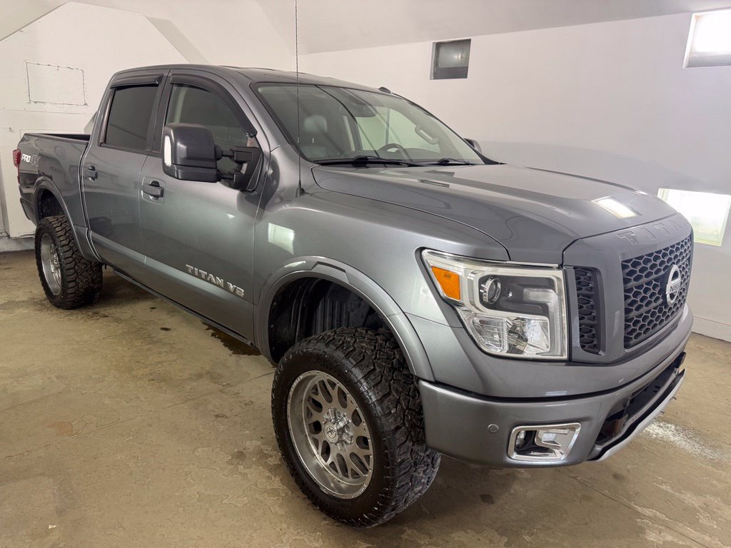 Used 2019 Nissan Titan PRO-4X w/ Pro-4x Convenience Package AWD/4WD image 7