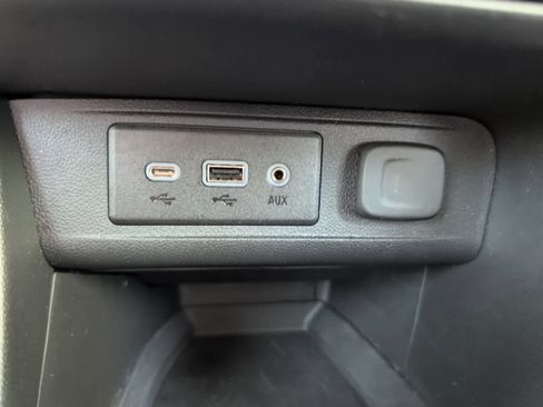 Used 2022 Buick Encore GX Preferred w/ Cold Weather Comfort Package image 26