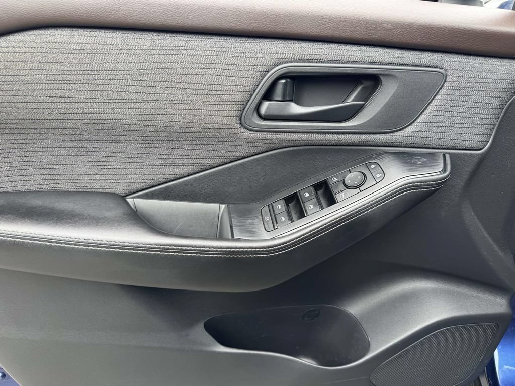 Used 2021 Nissan Rogue S FWD image 19
