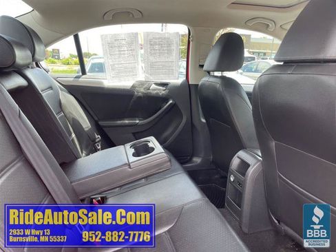 Used 2014 Volkswagen Jetta SE FWD image 16